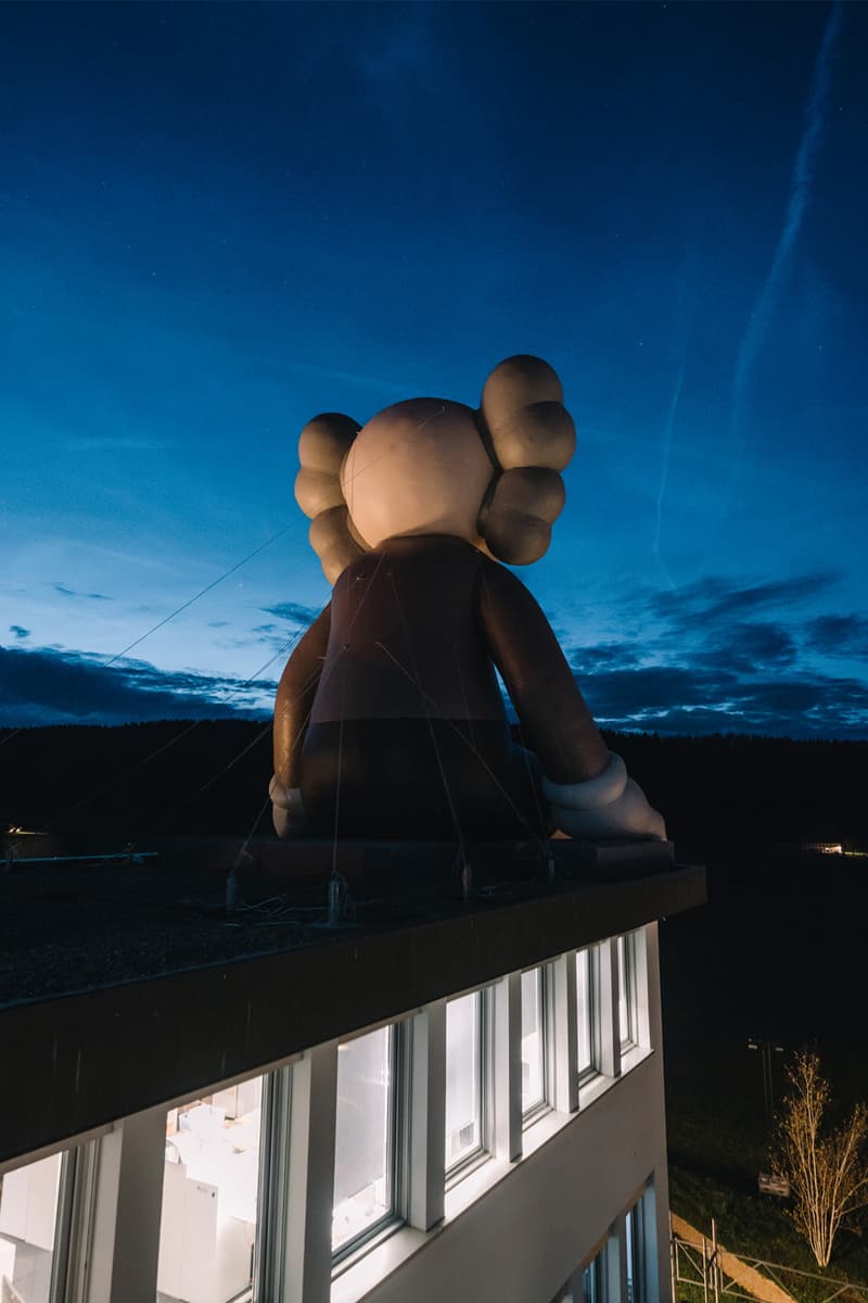 「KAWS:HOLIDAY」第十二站攜手 Audemars Piguet 登陸瑞士布拉蘇絲